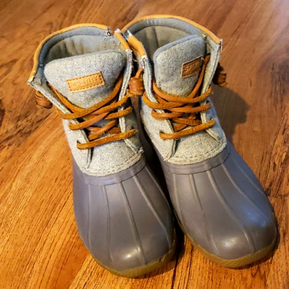 Girls Sperry boots